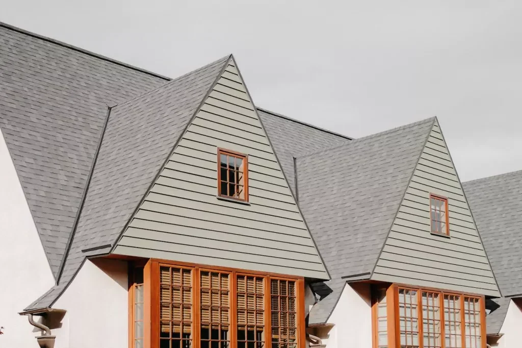 لیستیوو اولین سایت تبلیغات طبقه بندی شده است که توسط 1 میلیون کاربر استفاده شده است